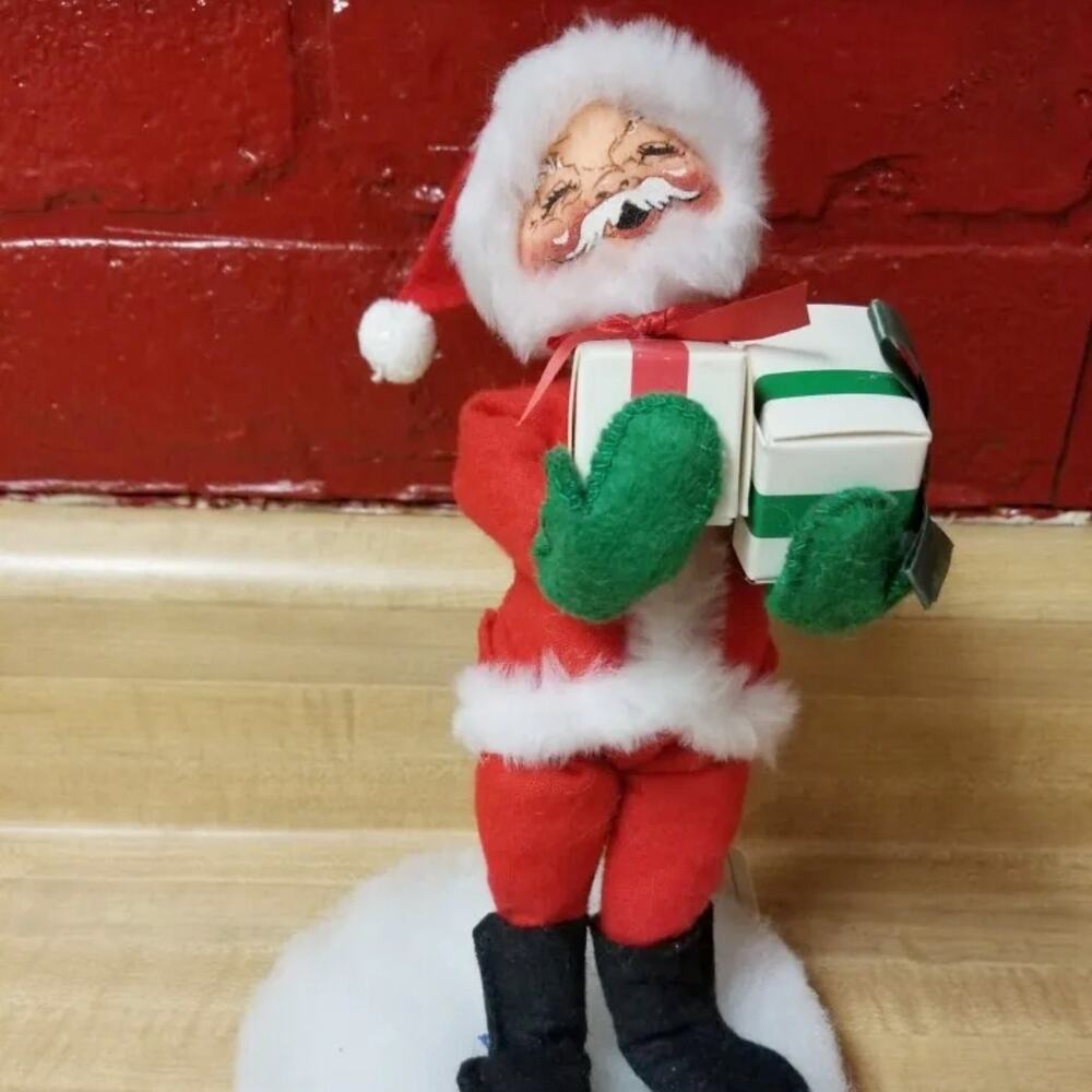 Vintage 1991‎ Annalee Mobilitee Doll 9" Santa Christmas Presents holiday Decor